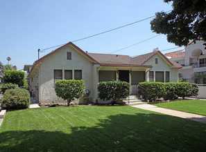1336 N Columbus Ave in Glendale, CA - Foto de edificio - Building Photo