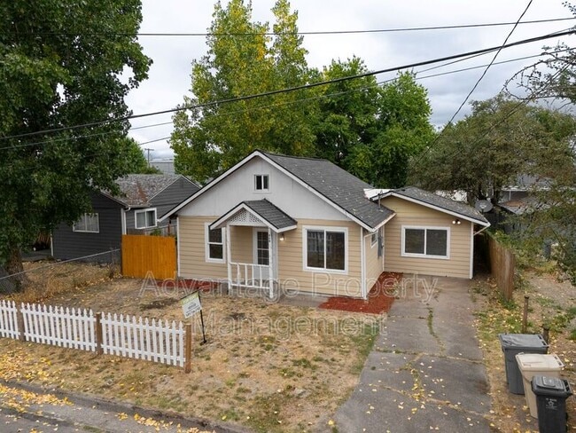 property at 319 15th Ave SE