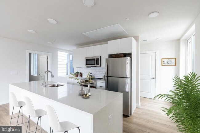 property at 1130 N Delaware Ave