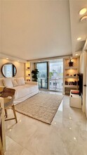 345 Ocean Dr in Miami Beach, FL - Building Photo - Building Photo