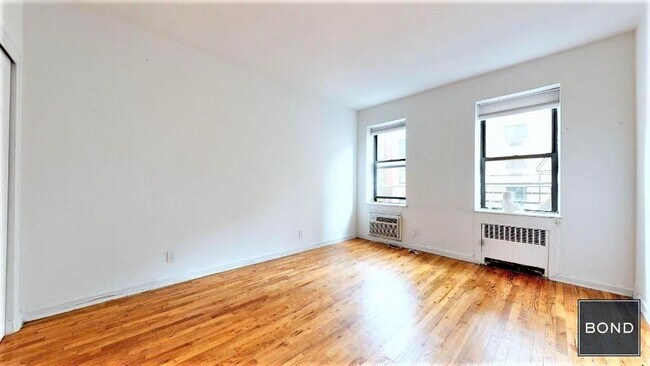 432 E 83rd St in New York, NY - Building Photo - Building Photo