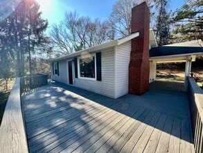 126 Chunns Cove Rd in Asheville, NC - Building Photo - Building Photo