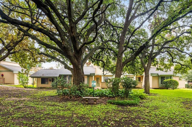 property at 9520 Quail Village Ln