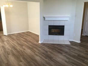 901 Worden Dr in Cedar Hill, TX - Building Photo - Building Photo