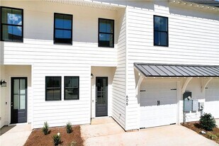 Owen's Crossing Townhome in Auburn, AL - Building Photo