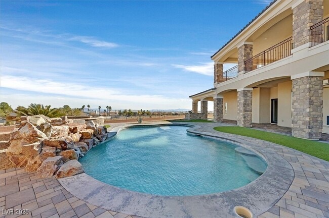 property at 5790 Aspen Falls Cir