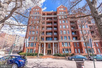 955 26th St NW in Washington, DC - Building Photo - Building Photo