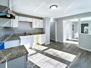 1214 Bolton Rd NW in Atlanta, GA - Building Photo - Building Photo