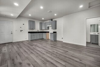 5842 Denver Ave in Los Angeles, CA - Building Photo - Building Photo