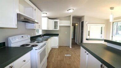 112 Private Rd 483 in Hillsboro, TX - Building Photo - Building Photo