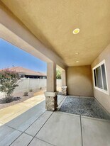 5588 Paseo Famosa in Hemet, CA - Building Photo