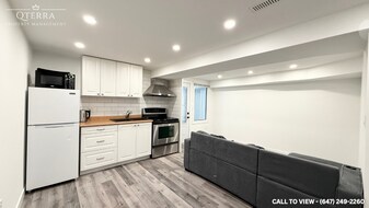 3187 O'hagan Dr in Mississauga, ON - Building Photo