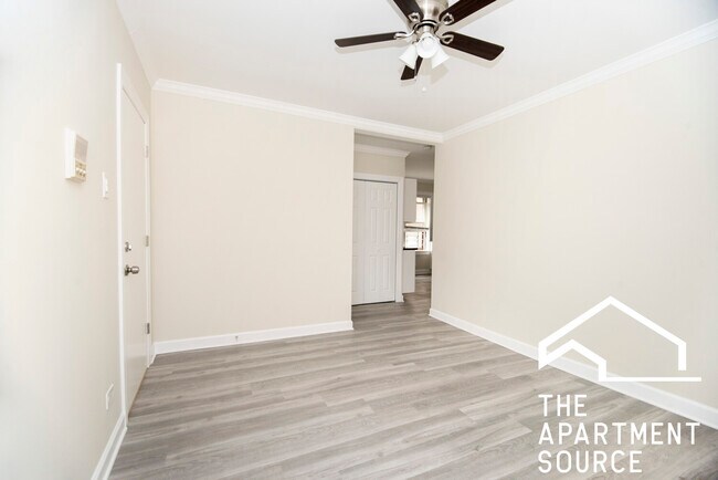 536 1/2 W Cornelia Ave in Chicago, IL - Building Photo - Building Photo