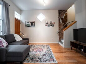 1606 Pleasant St in Cincinnati, OH - Building Photo