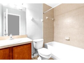 5543 Executive Dr in New Port Richey, FL - Building Photo - Building Photo