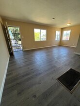 2576 35th Ave, Unit 2576 in Oakland, CA - Building Photo - Building Photo