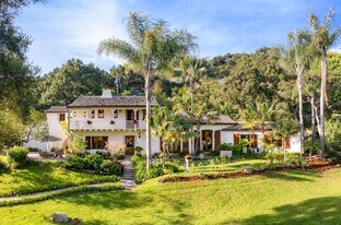 4005 Lago Dr, Unit 7202 in Santa Barbara, CA - Building Photo