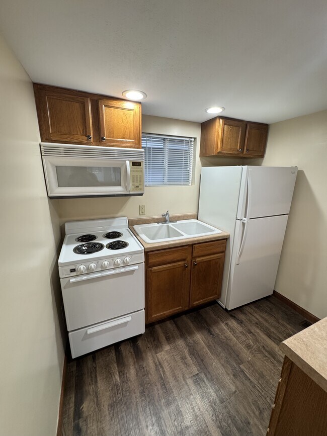 1200 Avenue G in Gothenburg, NE - Foto de edificio - Building Photo