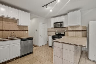 571 Somerville Ave, Unit 571A in Somerville, MA - Building Photo - Building Photo