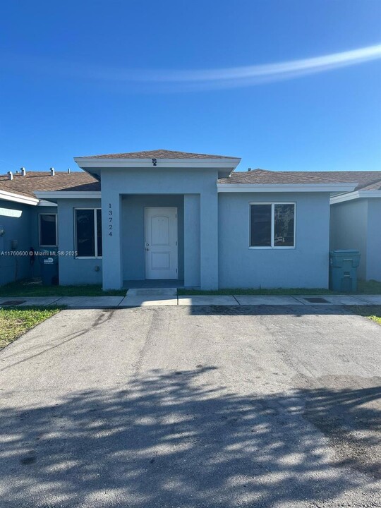 13724 SW 258th Ln in Homestead, FL - Building Photo