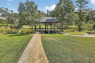 231 Schmidt Ln in Livingston, TX - Foto de edificio - Building Photo