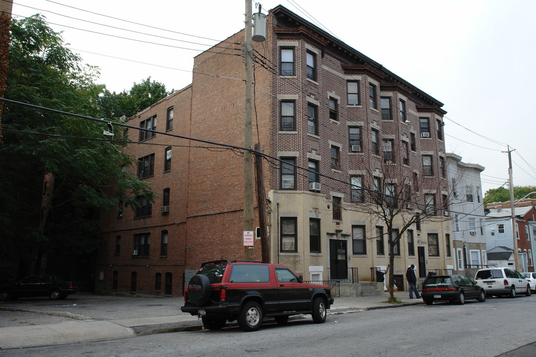 18-20 Rollins St in Yonkers, NY - Building Photo