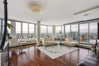 689 Abbott St in Vancouver, BC - Building Photo - Building Photo