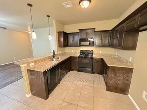 175 Bison Ct Way in Mustang, OK - Building Photo - Building Photo