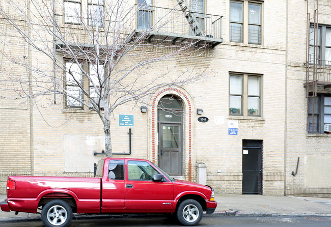 3347 Decatur in Bronx, NY - Foto de edificio - Building Photo