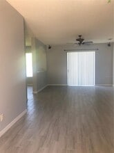 10303 Beneva Dr in Tampa, FL - Building Photo - Building Photo