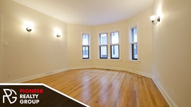 4032 N Ashland Ave, Unit 4038.5-2W in Chicago, IL - Building Photo - Building Photo