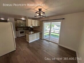 8625 S Spartan Dr in Sandy, UT - Building Photo - Building Photo