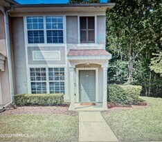 8424 Thornbush Ct, Unit 1 Bedroom 95 in Jacksonville, FL - Building Photo