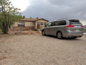1370 Overlook Rd in Moab, UT - Building Photo - Building Photo