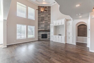 6 Winter Thicket Pl in Tomball, TX - Building Photo - Building Photo