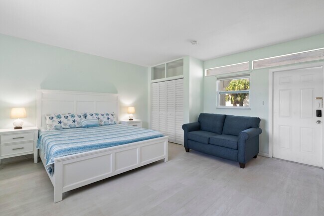 670 Hernando St in Fort Pierce, FL - Building Photo - Building Photo