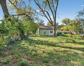 6166 Emerald Ave in Ferguson, MO - Building Photo - Building Photo