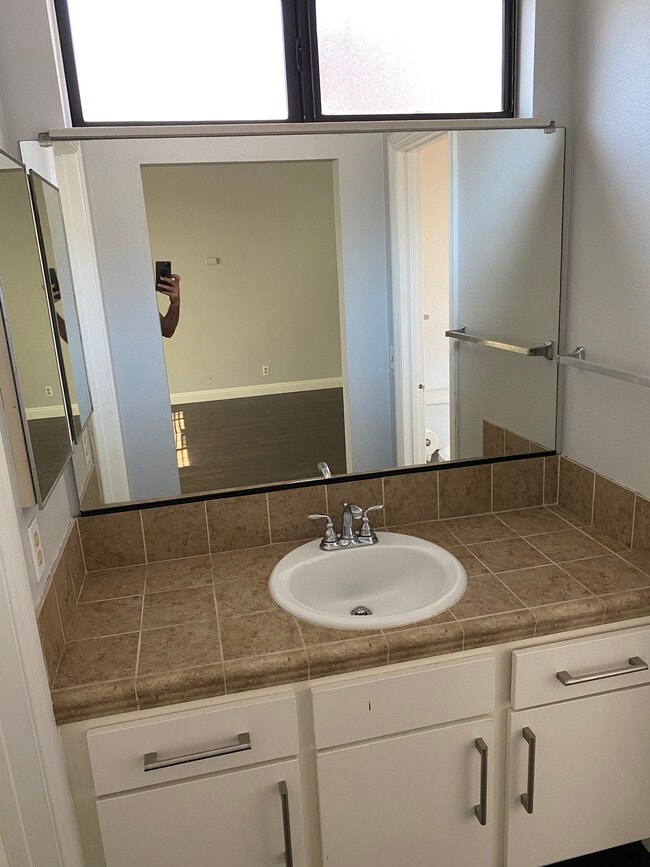 12 Windy Hill Ln in Laguna Hills, CA - Building Photo - Building Photo