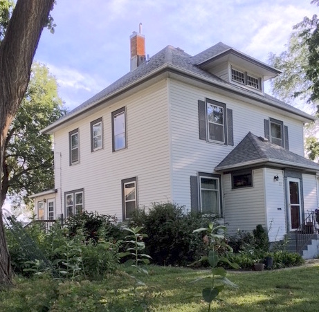 22 W Bloomingdale St, Unit Basement Apt 22 W Bloomin in Vermillion, SD - Foto de edificio - Building Photo