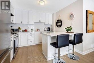 241 David Lewis Private in Ottawa, ON - Building Photo - Building Photo