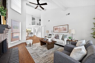 10726 Buffalo Bend Dr in Houston, TX - Building Photo - Building Photo