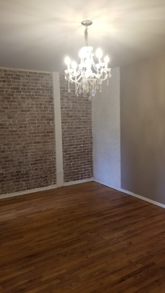 324 E 50th St in New York, NY - Building Photo - Building Photo
