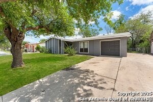 7210 Cloverfield Ln in San Antonio, TX - Building Photo - Building Photo