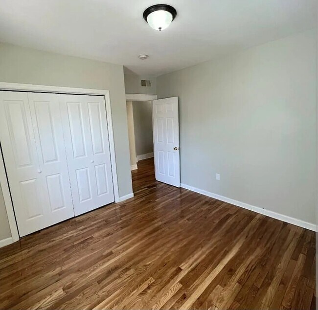 112 Monroe St, Unit 2L in Roselle, NJ - Building Photo - Building Photo