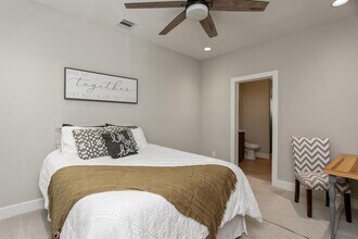 10806 Warwana Rd in Houston, TX - Building Photo - Building Photo