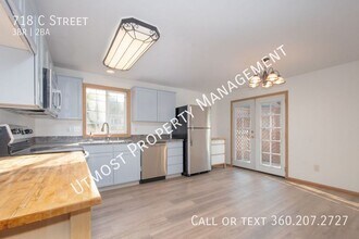 718 C St in Washougal, WA - Building Photo - Building Photo