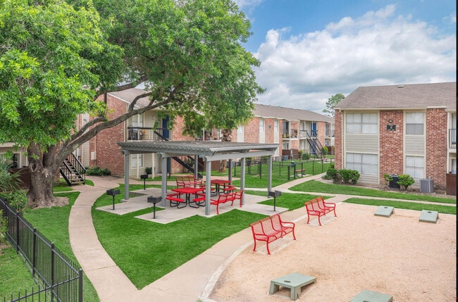 Arbor on Richmond Apartments