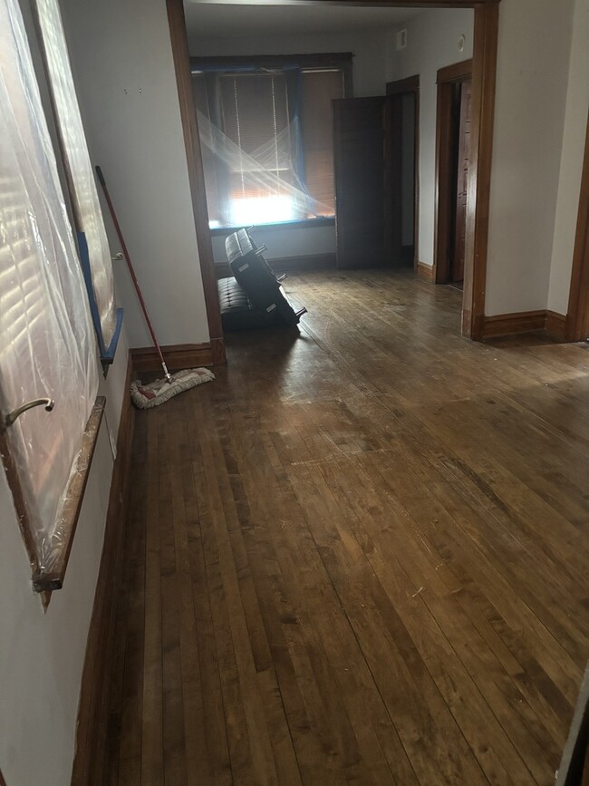 2325 S Kirkland Ave in Chicago, IL - Building Photo - Building Photo