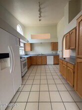2948 E Ridge Crest St in Sierra Vista, AZ - Foto de edificio - Building Photo