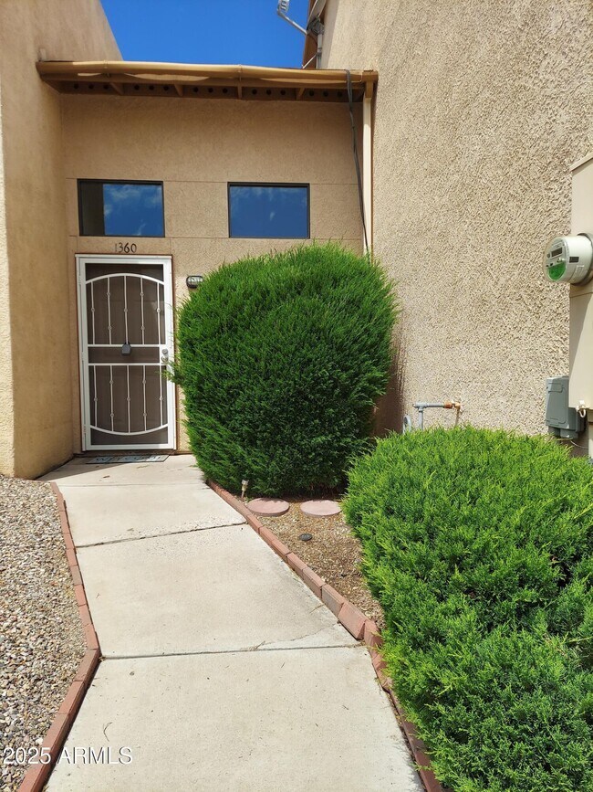 1360 Leon Way in Sierra Vista, AZ - Building Photo - Building Photo